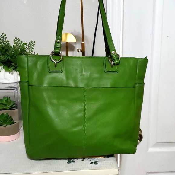 Coach Gallery Green Leather Zipper Pockets Double Handles Tote Bag💚🍏 - Picture 4 of 17